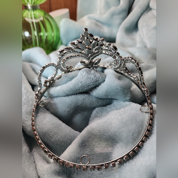 VINTAGE BRIDAL CRYSTAL TIARA